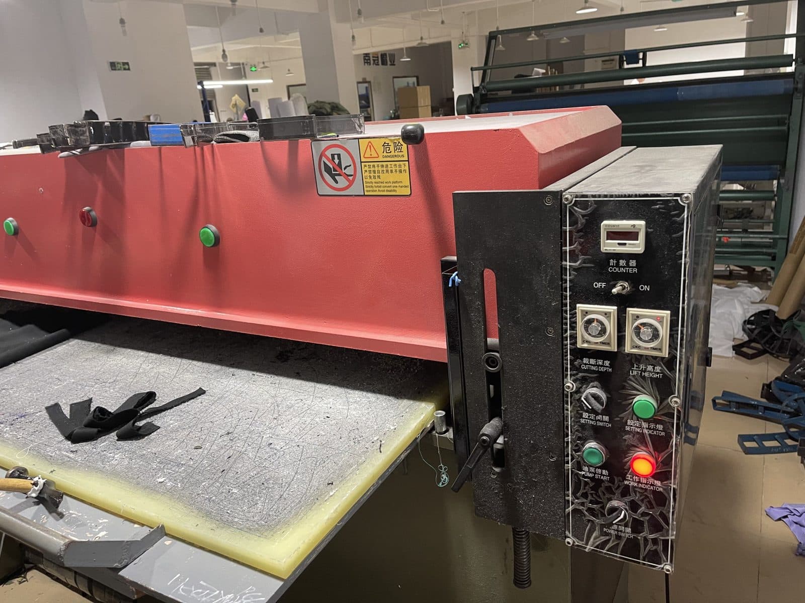 Die cutting panels on the cutting press