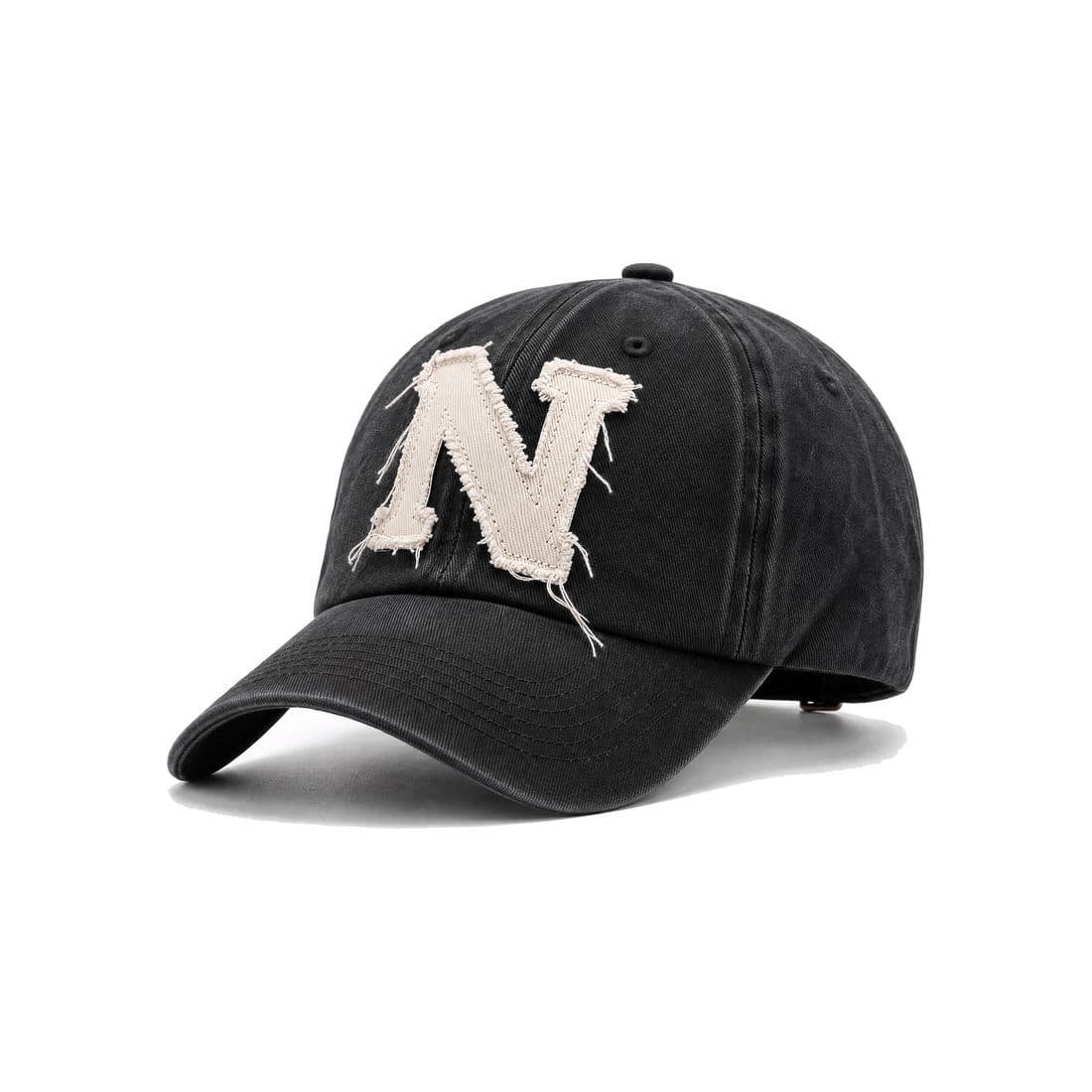 Gewaschene Cap mit Rohkanten-Buchstabe